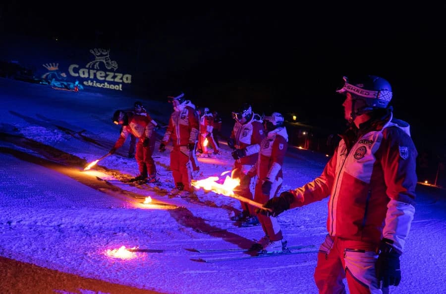 Carezza Snow Night con fiaccole e show sulla pista Pra di Tori