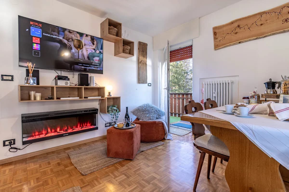Helles Interieur der CostaLungaHouse Wohnung