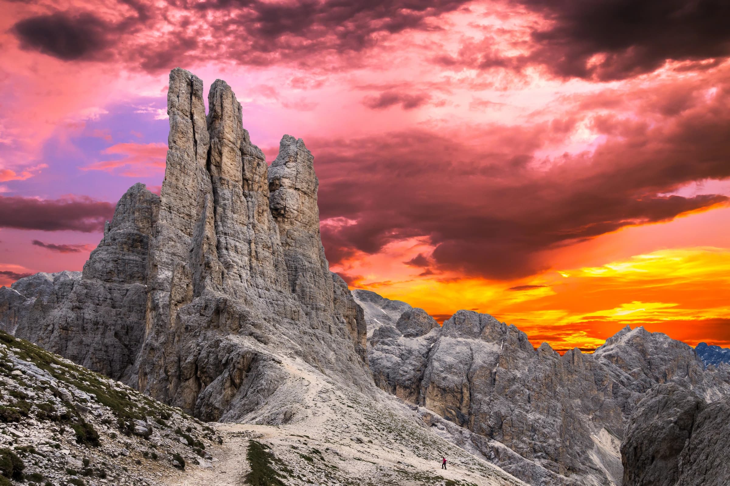 Panoramablick auf die Dolomiten vom Costalungapass